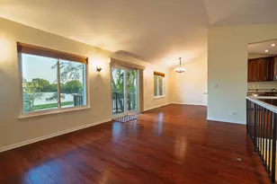 2673 S Embers Ln, Arlington Heights, IL 60005 - Photo 2