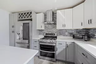 217 N Church Rd, Bensenville, IL 60106 - Photo 4