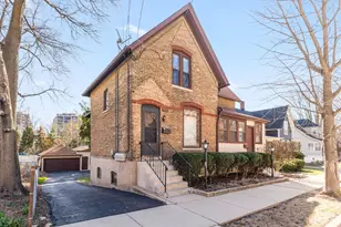 113 Elm St, Elgin, IL 60123 - Photo 1