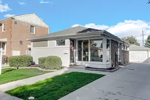5237 S Natoma Ave, Chicago, IL 60638 - Photo 2