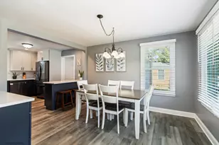 423 S 4th Ave, Libertyville, IL 60048 - Photo 6