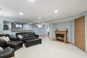 3709 Dorchester Pl, McHenry, IL 60050 - Photo 20