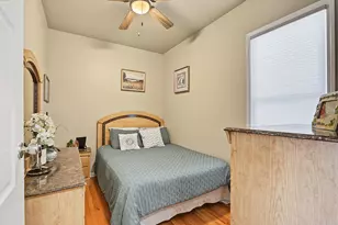 10414 S Ewing Ave, Chicago, IL 60617 - Photo 10
