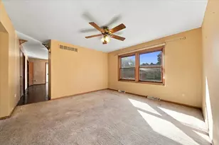 147 W Hubbard St, Amboy, IL 61310 - Photo 16