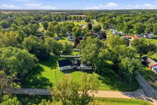 147 W Hubbard St, Amboy, IL 61310 - Photo 8