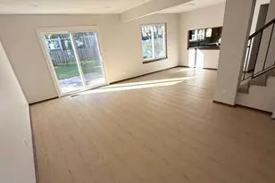 31 Buckingham Ln, Buffalo Grove, IL 60089 - Photo 2