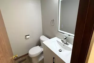 31 Buckingham Ln, Buffalo Grove, IL 60089 - Photo 8