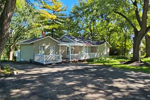 1105 S Hough St, Barrington, IL 60010 - Photo 2