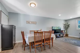 9401 S 80th Ct, Hickory Hills, IL 60457 - Photo 10