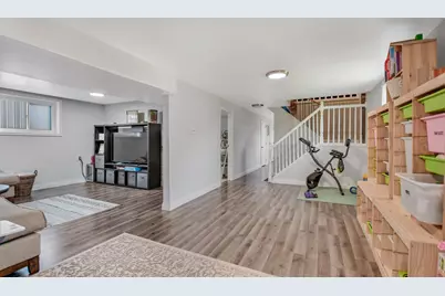 9401 S 80th Court, Hickory Hills, IL 60457 - Photo 18
