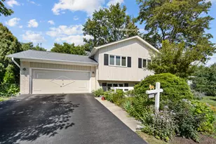 90 Park Ln, Lake Bluff, IL 60044 - Photo 2