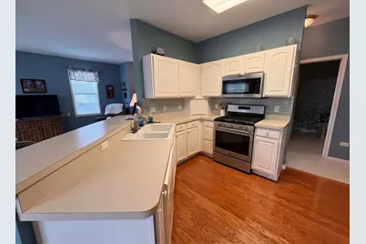 16334 Crescent Lake Drive, Crest Hill, IL 60403 - Photo 4