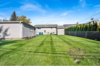 427 E Fullerton Avenue, Glendale Heights, IL 60139 - Photo 30