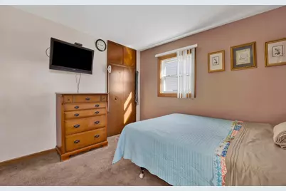 427 E Fullerton Avenue, Glendale Heights, IL 60139 - Photo 10