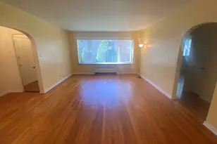 2637 W Fitch Ave, Chicago, IL 60645 - Photo 6