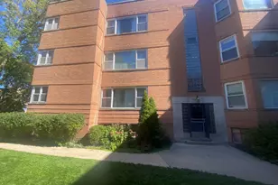 2637 W Fitch Ave, Chicago, IL 60645 - Photo 2