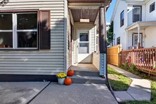 510 1/2 E Mulberry St, Bloomington, IL 61701 - Photo 4