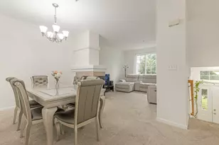721 Hanbury Dr, Des Plaines, IL 60016 - Photo 2