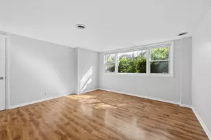 1510 W Addison St, Chicago, IL 60613 - Photo 2