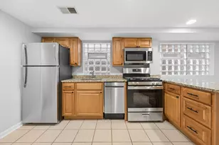 1510 W Addison St, Chicago, IL 60613 - Photo 8