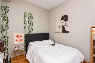 1032 W Roscoe St, Chicago, IL 60657 - Photo 8