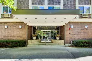 222 N Grove Ave, Oak Park, IL 60302 - Photo 4