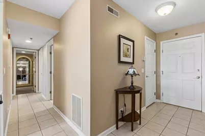 710 Creekside Drive #504, Mount Prospect, IL 60056 - Photo 2