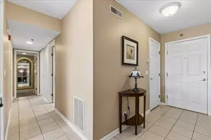 710 Creekside Dr, Mount Prospect, IL 60056 - Photo 2