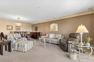 710 Creekside Dr, Mount Prospect, IL 60056 - Photo 4