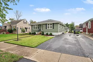 18525 Miller Dr, Lansing, IL 60438 - Photo 2