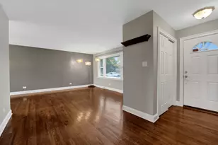 397 Forest Preserve Dr, Wood Dale, IL 60191 - Photo 2