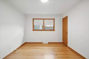 4830 N Nagle Ave, Chicago, IL 60630 - Photo 6