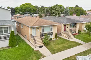 4830 N Nagle Ave, Chicago, IL 60630 - Photo 2