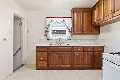 4562 N Mulligan, Chicago, IL 60630 - Photo 8