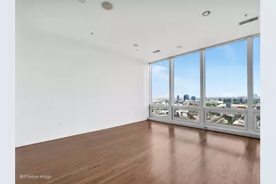500 W Superior Street #1806, Chicago, IL 60654 - Photo 8