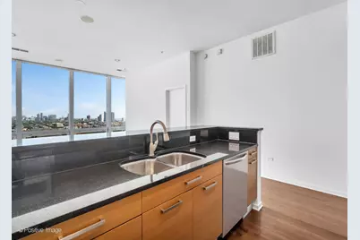 500 W Superior Street #1806, Chicago, IL 60654 - Photo 12
