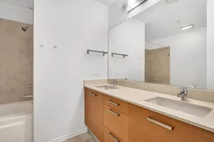 500 W Superior St, Chicago, IL 60654 - Photo 14
