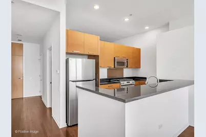 500 W Superior Street #1806, Chicago, IL 60654 - Photo 4