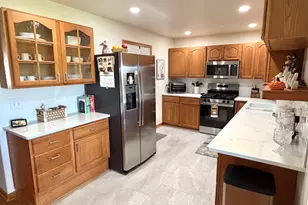 3006 Independence Dr, Peru, IL 61354 - Photo 6