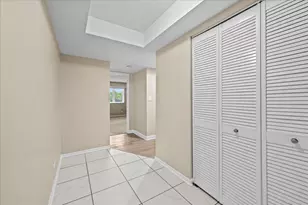 13000 W Heiden Circle, Lake Bluff, IL 60044 - Photo 2
