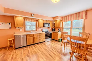 984 Fairview St, German Valley, IL 61039 - Photo 6