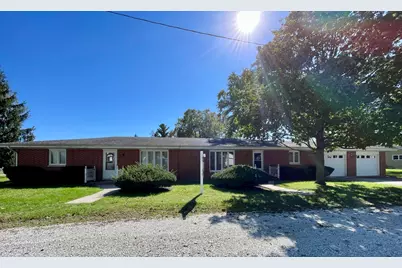 100-102 W Greenwood Street, Grant Park, IL 60940 - Photo 1
