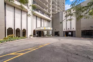 6007 N Sheridan Rd, Chicago, IL 60660 - Photo 2