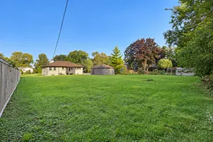 9441 Greenwood Dr, Des Plaines, IL 60016 - Photo 8