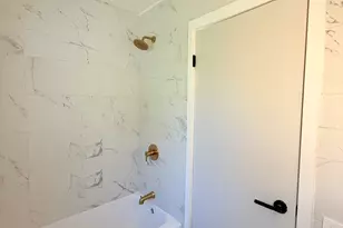 9441 Greenwood Dr, Des Plaines, IL 60016 - Photo 24
