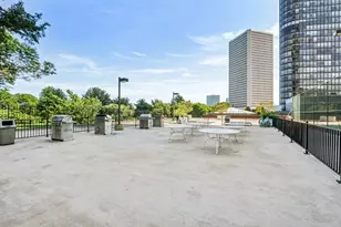 5445 N Sheridan Rd, Chicago, IL 60640 - Photo 14
