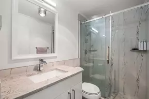 5445 N Sheridan Rd, Chicago, IL 60640 - Photo 12