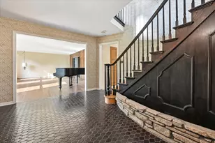 937 Sutton Dr, Northbrook, IL 60062 - Photo 4