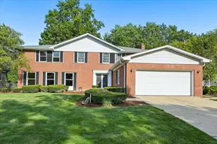 937 Sutton Dr, Northbrook, IL 60062 - Photo 2