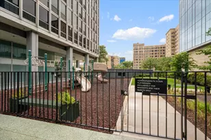330 W Diversey Pkwy, Chicago, IL 60657 - Photo 18